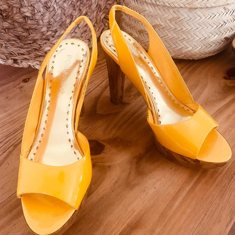 *** Bcbgeneration Marigold Peep-Toe Slingback Hee… - image 1